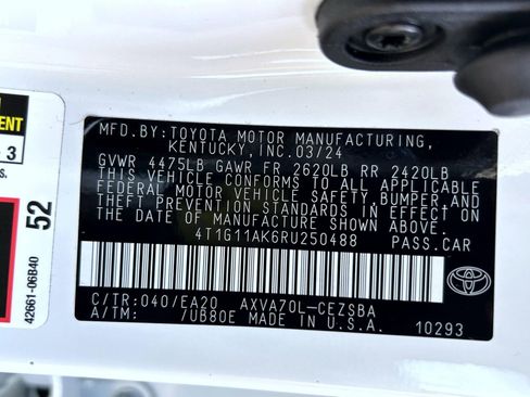 Used 2024 Toyota Camry SE image 25