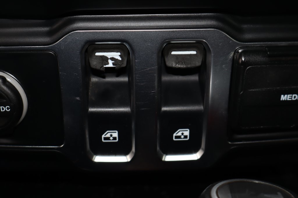 Used 2020 Jeep Wrangler Sport AWD/4WD image 28