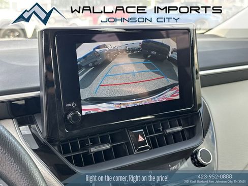 Used 2025 Toyota Corolla LE FWD image 23