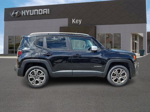 Used 2016 Jeep Renegade Limited image 3