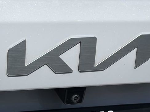 Used 2024 Kia Sorento S image 28