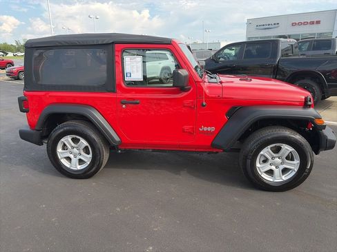 Used 2019 Jeep Wrangler Sport AWD/4WD image 2