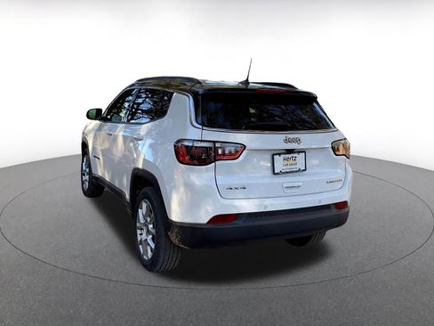 Used 2025 Jeep Compass Limited image 5