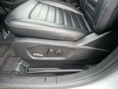 Certified 2024 Ford Edge SEL image 8