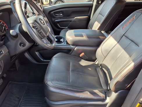 Used 2021 Nissan Titan PRO-4X w/ Pro-4x Convenience Package AWD/4WD image 15