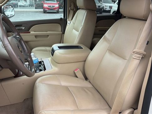 Used 2014 Chevrolet Tahoe LTZ image 9