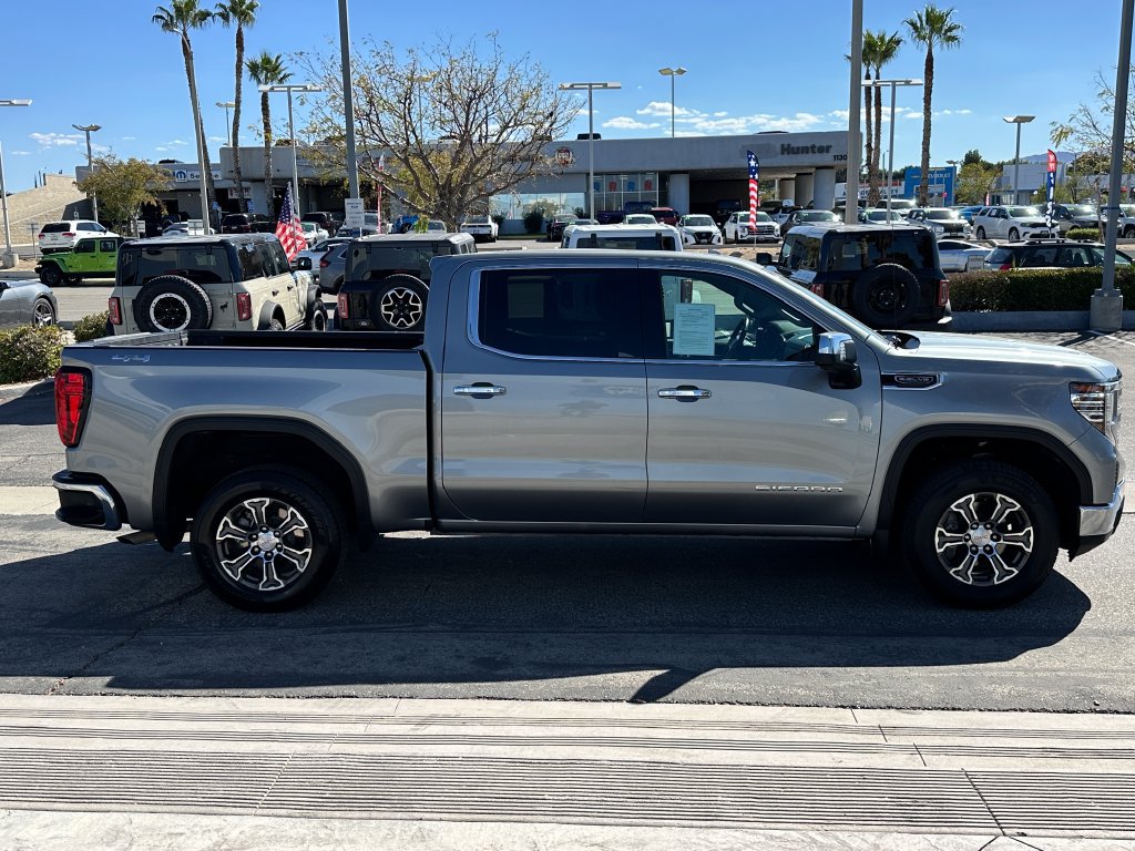 Used 2025 GMC Sierra 1500 SLT AWD/4WD image 9