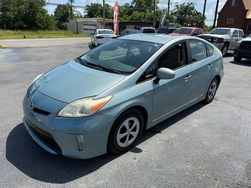 Used 2014 Toyota Prius Three w/ Preferred Accessory Package FWD image 8