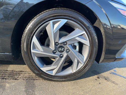New 2025 Hyundai Elantra Sport image 12