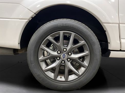 Used 2017 Ford Expedition EL Limited w/ Equipment Group 301A image 17