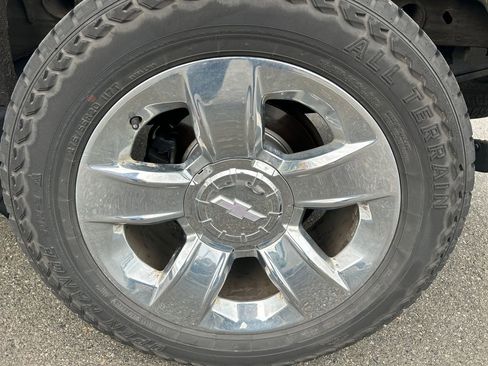 Used 2018 Chevrolet Silverado 1500 LT w/ LT Eassist Package image 12