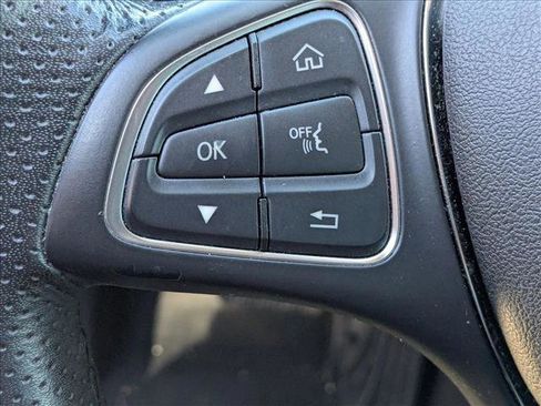 Used 2018 Mercedes-Benz GLC 300 4MATIC image 8