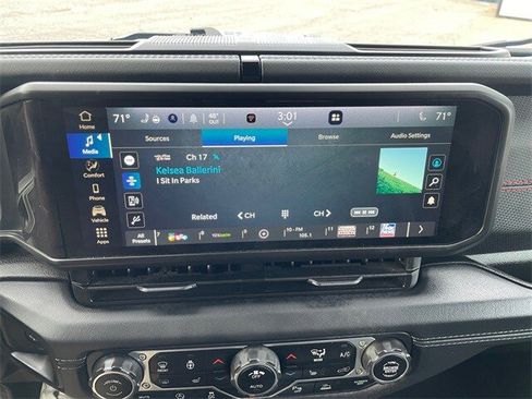 Used 2024 Jeep Gladiator Rubicon w/ Safety Group image 19