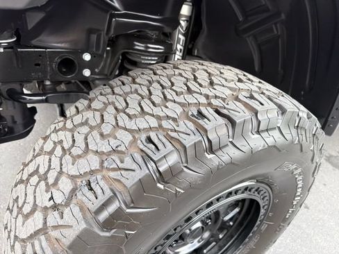 Used 2024 Jeep Wrangler Unlimited Rubicon AWD/4WD image 27