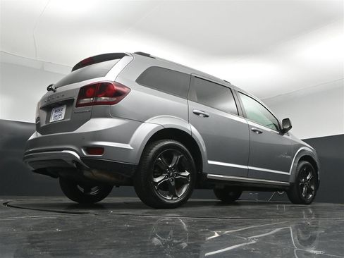 Used 2020 Dodge Journey Crossroad FWD image 33