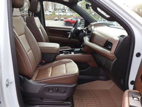 Used 2025 Chevrolet Tahoe High Country image 22