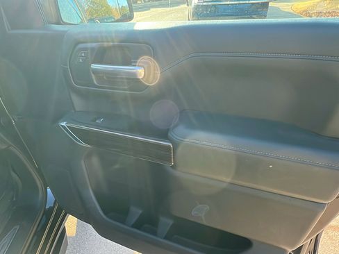 Used 2019 Chevrolet Silverado 1500 LT Trail Boss w/ Convenience Package image 18