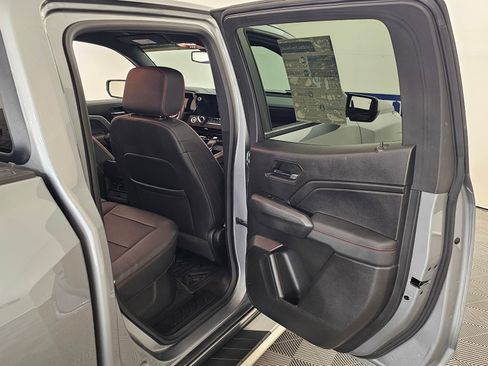 Used 2023 Chevrolet Colorado Z71 w/ Z71 Convenience Package 2 image 31