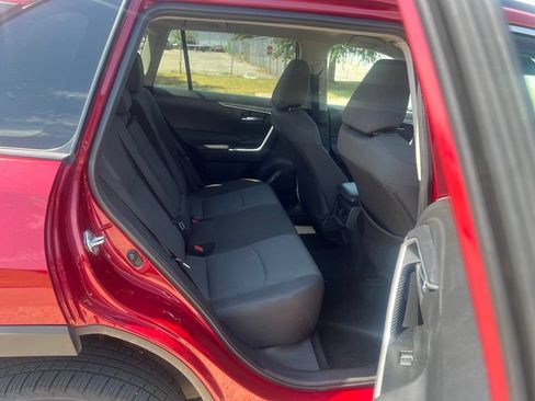 Used 2025 Toyota RAV4 XLE FWD image 15