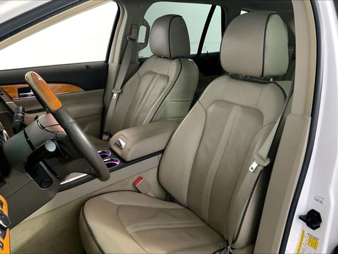 Used 2015 Lincoln MKX FWD w/ Equipment Group 101A image 22