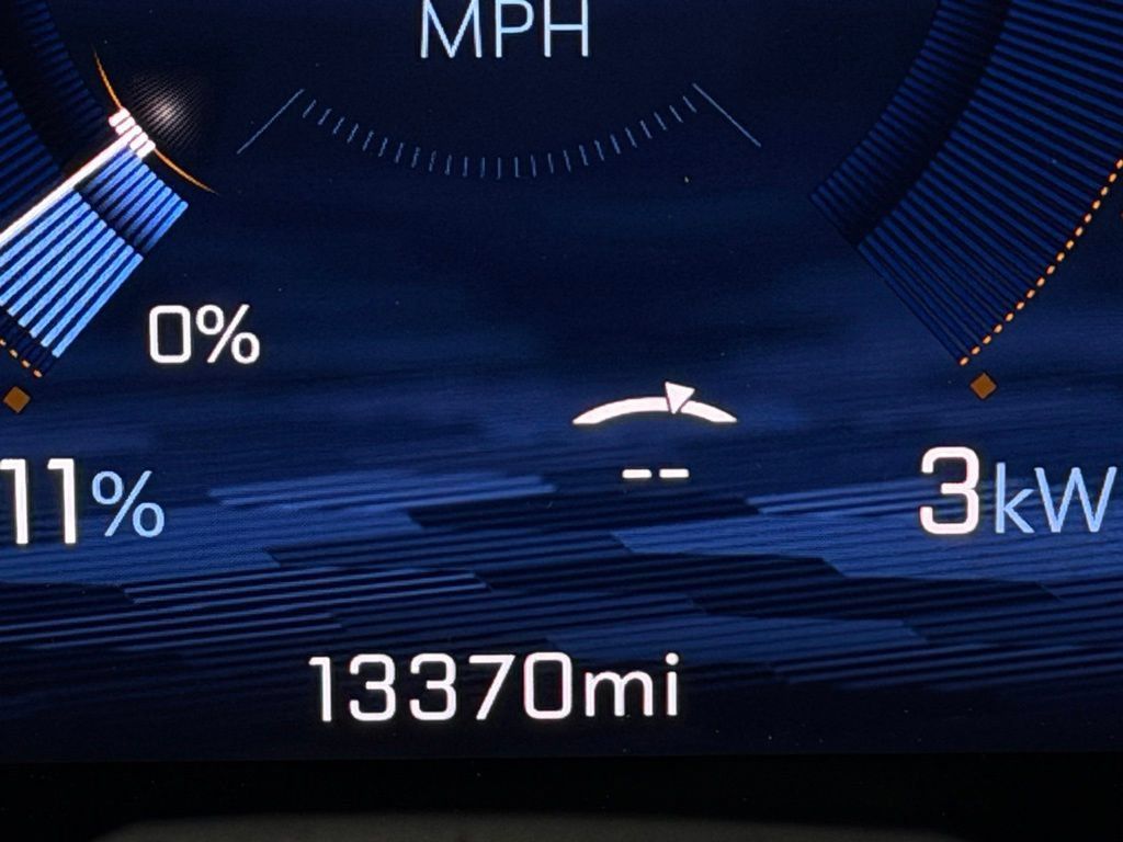 Used 2024 Chevrolet Equinox EV RS FWD image 16
