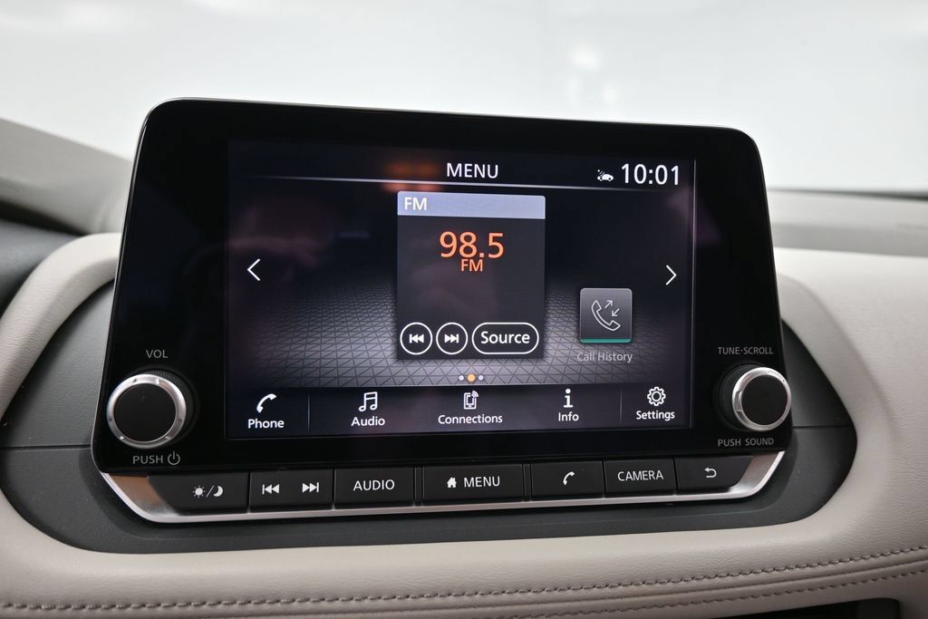 Used 2025 Nissan Rogue SV FWD image 30