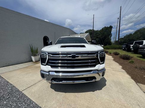 Used 2024 Chevrolet Silverado 3500 LTZ w/ LTZ Plus Package AWD/4WD image 3