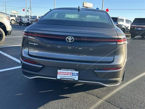 Used 2023 Toyota Crown XLE image 8