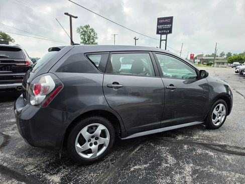 Used 2009 Pontiac Vibe w/ Preferred Package FWD image 4