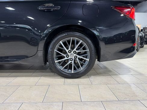 Used 2016 Lexus ES 350 w/ Luxury Package w/Wood Trim FWD image 35