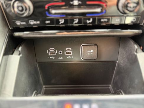 Used 2023 Jeep Grand Cherokee Limited w/ Black Appearance Package AWD/4WD image 27