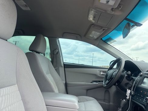 Used 2017 Toyota Camry SE FWD image 28