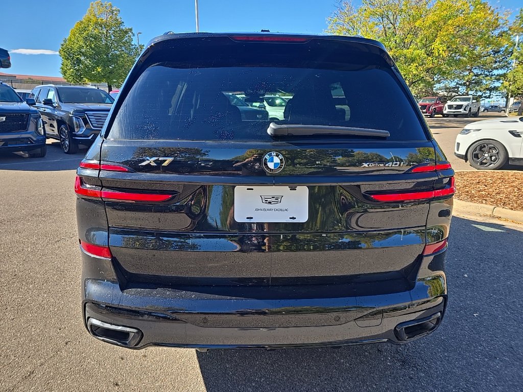 Used 2023 BMW X7 xDrive40i w/ M Sport Package AWD/4WD image 4