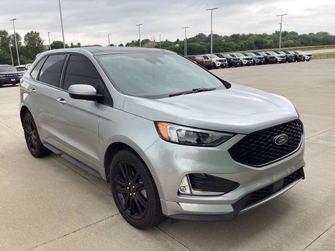 Certified 2024 Ford Edge ST-Line AWD/4WD image 4