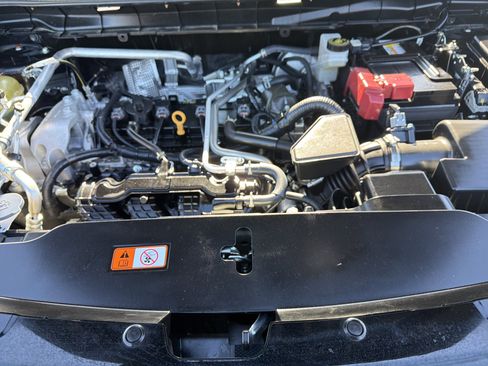 Used 2025 Mitsubishi Outlander SE image 30