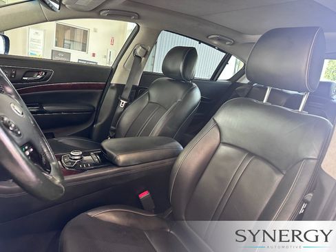 Used 2015 Kia K900 Luxury w/ VIP Package (Discontinued) RWD image 26