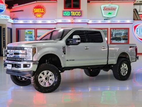 Used 2019 Ford F250 Lariat w/ Lariat Value Package image 2