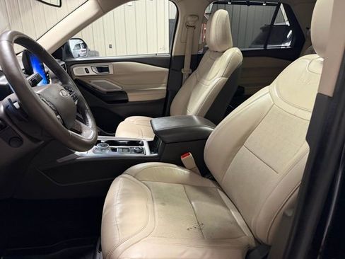 Used 2020 Ford Explorer Platinum w/ Premium Technology Package AWD/4WD image 14