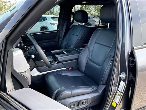 Used 2023 Toyota Sequoia Platinum image 35