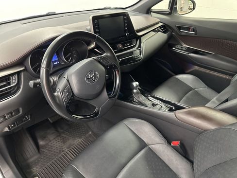 Used 2019 Toyota C-HR Limited FWD image 14