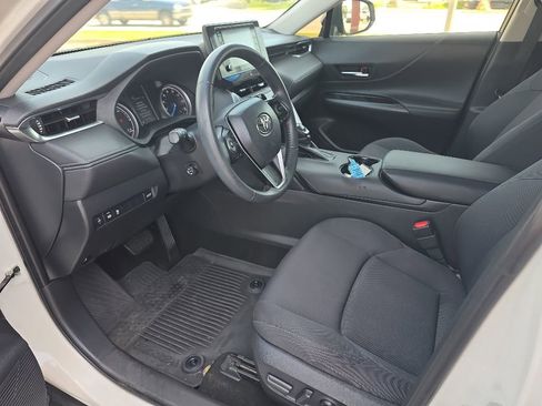 Used 2021 Toyota Venza LE AWD/4WD image 7