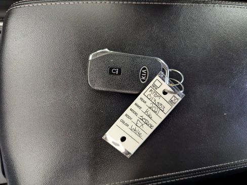 Used 2021 Kia Sorento EX image 26