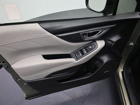 Used 2019 Subaru Forester Limited w/ Popular Package #3 image 9