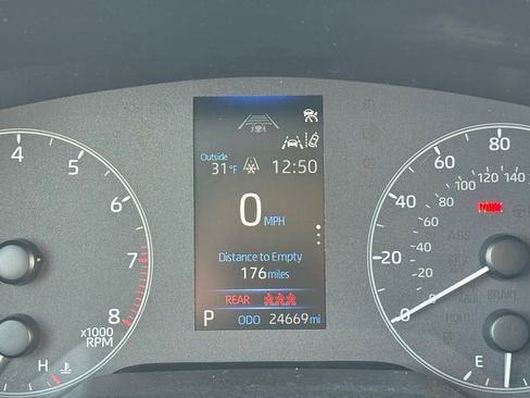 Certified 2023 Toyota Corolla Cross LE image 33