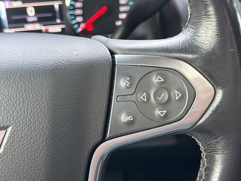 Used 2015 Chevrolet Suburban LT image 26