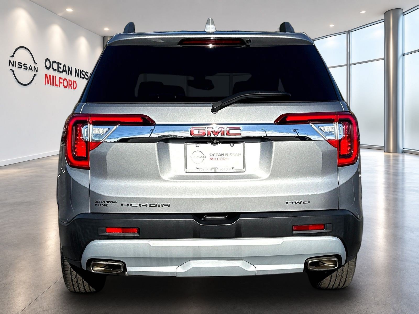 Used 2023 GMC Acadia SLT w/ Preferred Package AWD/4WD image 6