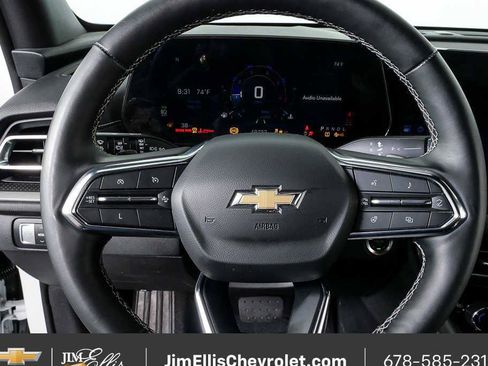 Certified 2025 Chevrolet Traverse LT FWD image 8
