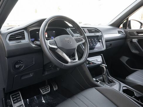 Used 2023 Volkswagen Tiguan SE R-Line FWD image 19