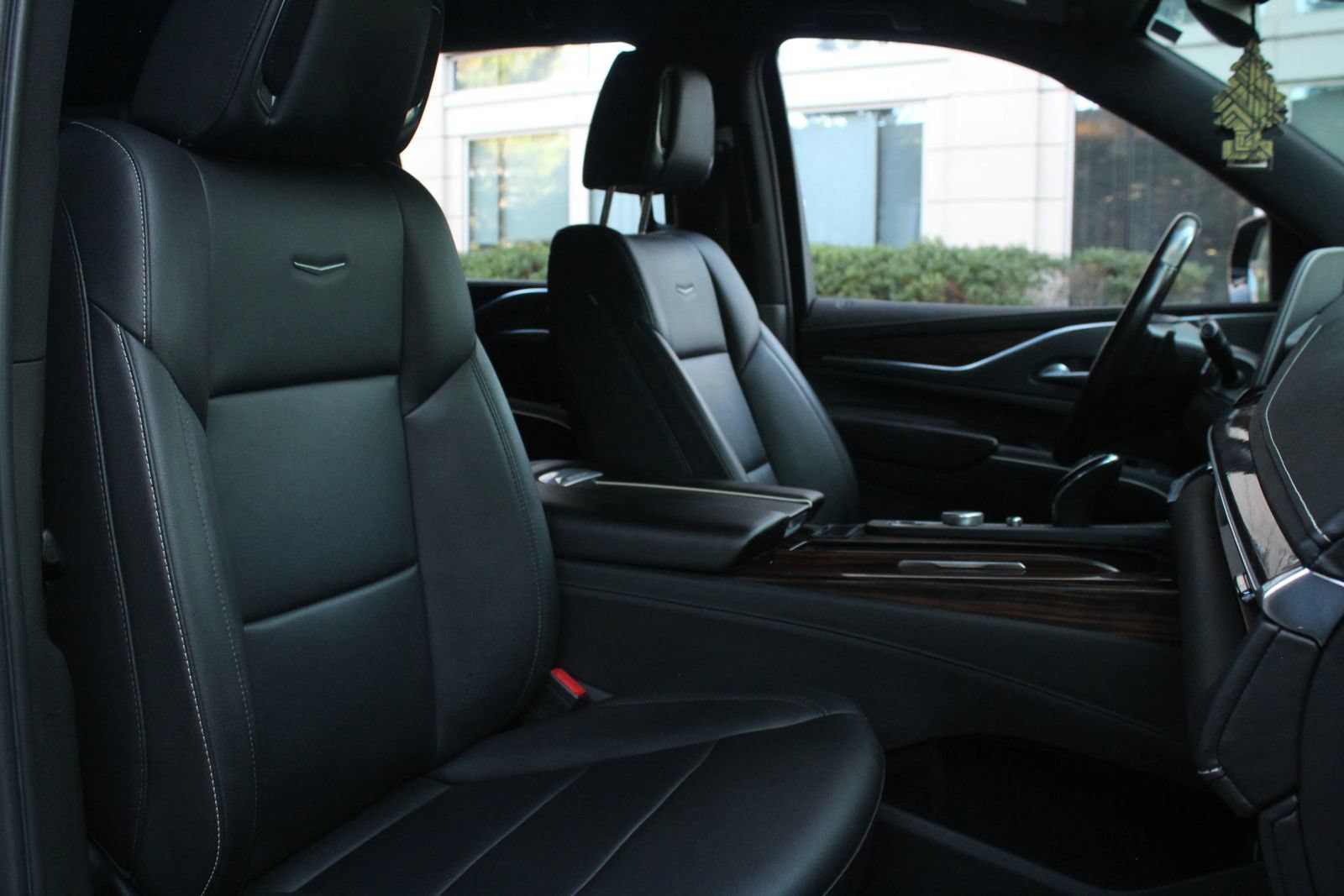 Used 2021 Cadillac Escalade Luxury AWD/4WD image 24