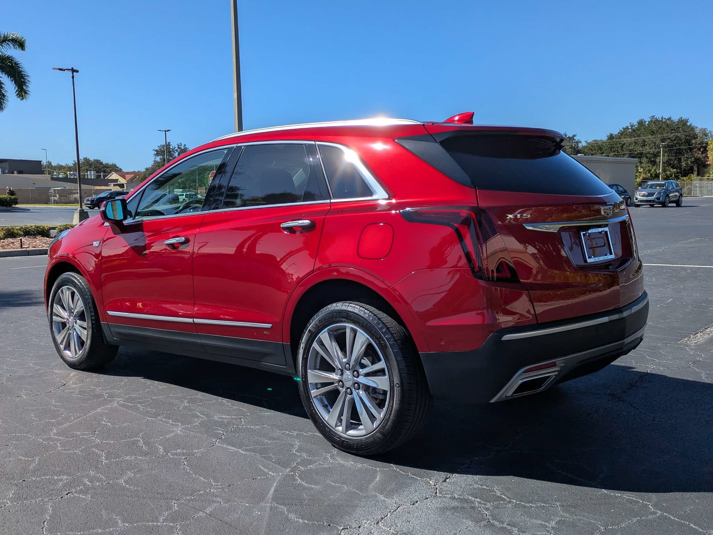 Used 2024 Cadillac XT5 Premium Luxury w/ Technology Package FWD image 3